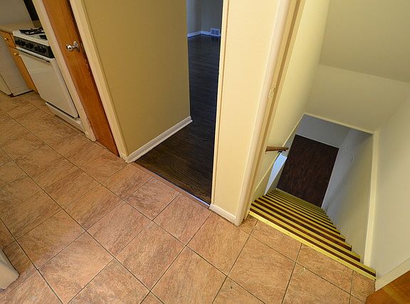 5th image of 4640 Dobson St #B