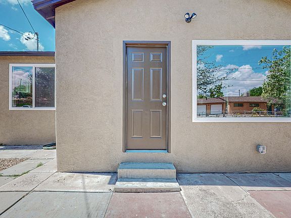3rd image of 203 47th St NW