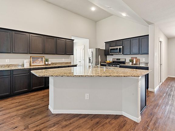 4th image of 2018 Eagle View Dr