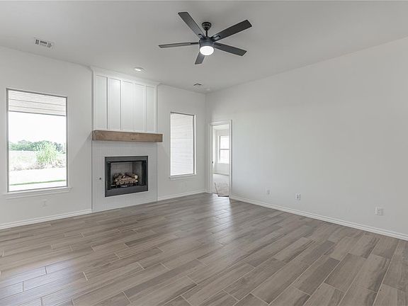 5th image of 604 Grand Sycamore Dr