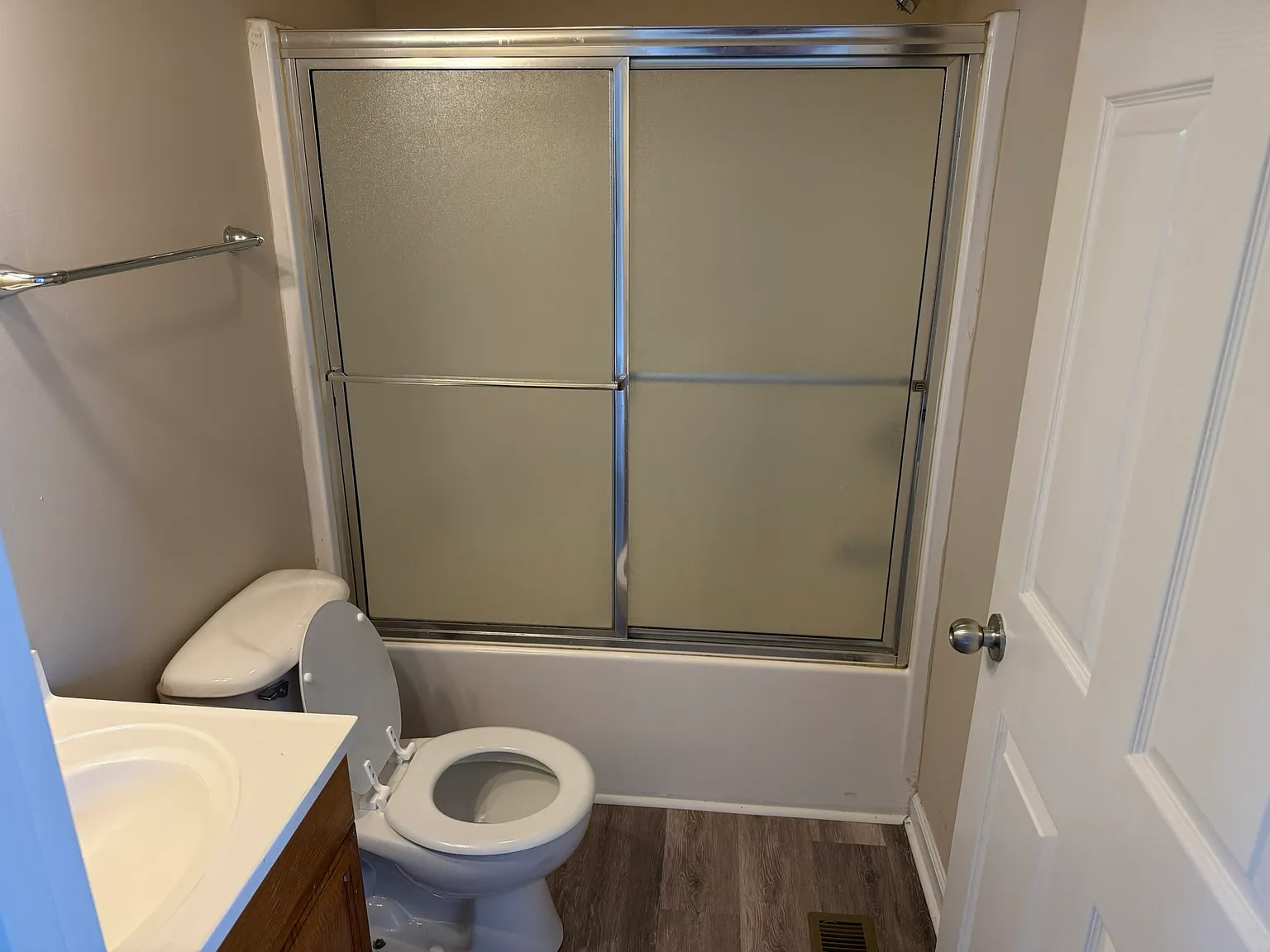 2 bed, 800 sqft, $1,000 — Photo 4