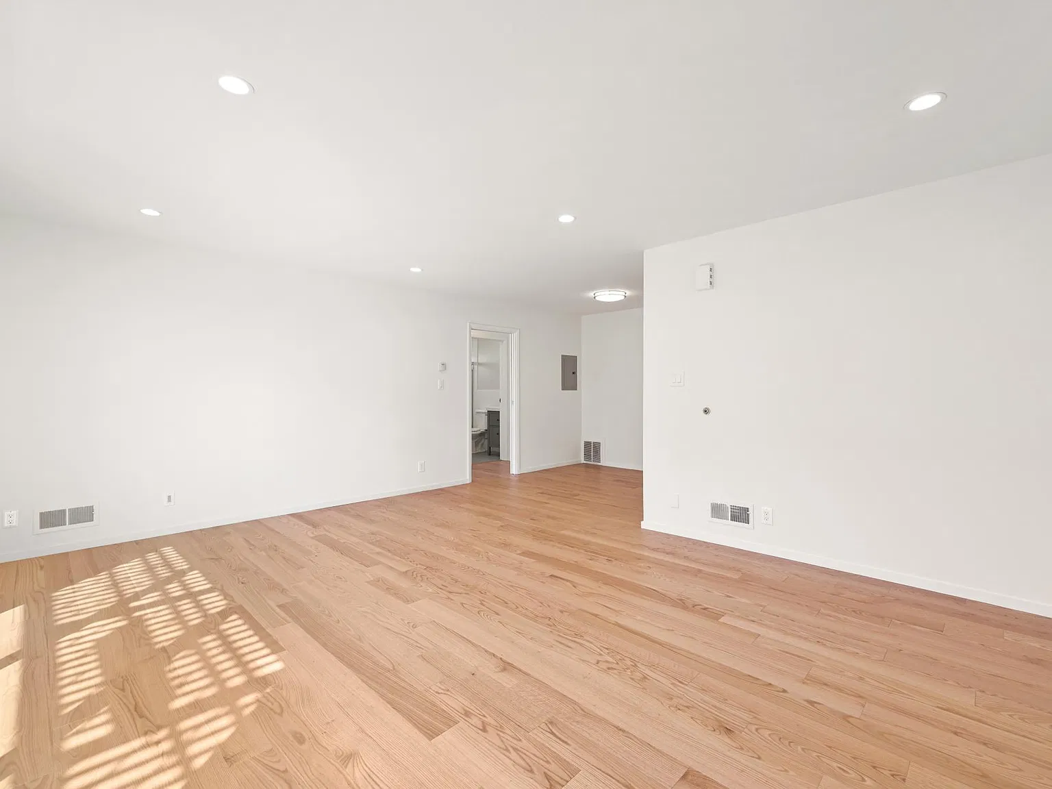 1 bed, 800 sqft, $3,795 — Photo 3