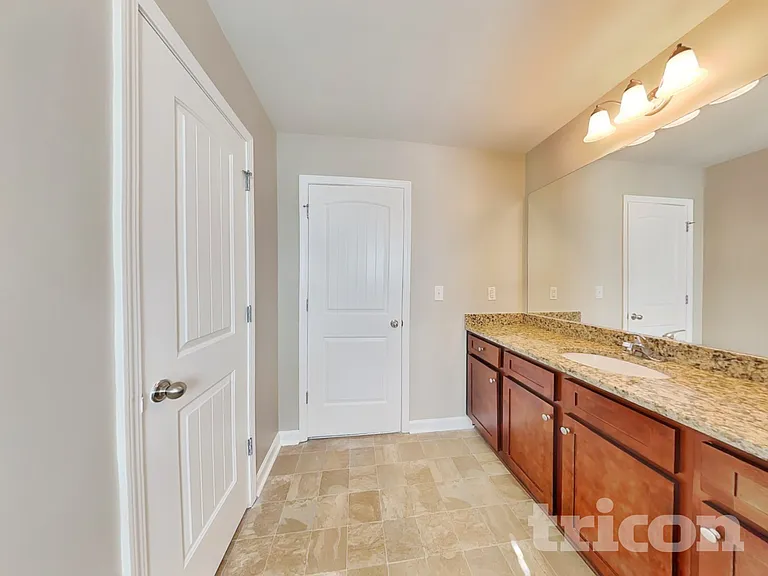 165 Daisy Cir — Photo 6