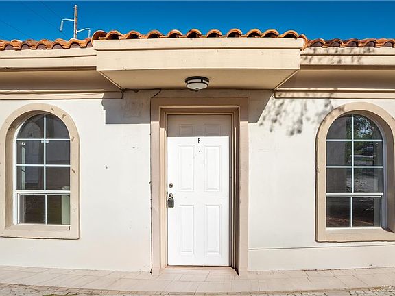 3rd image of 604 Buena Vista Dr #E