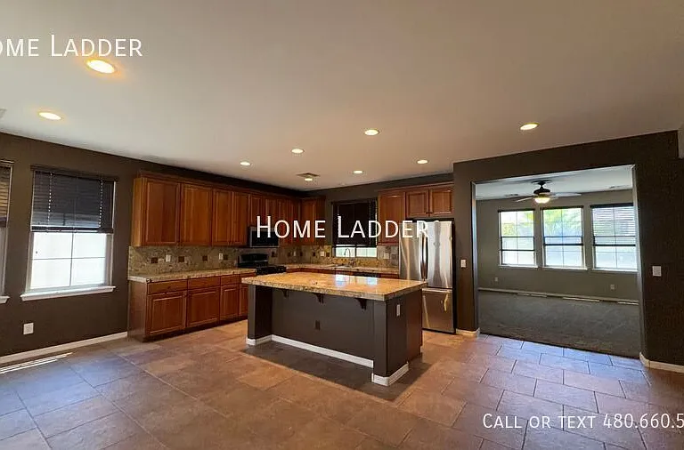 20593 W Hamilton St — Photo 4