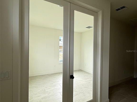 4th image of 15027 Groveside Rd
