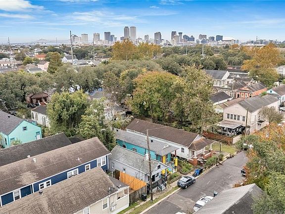 5th image of 1530 Rousselin Dr
