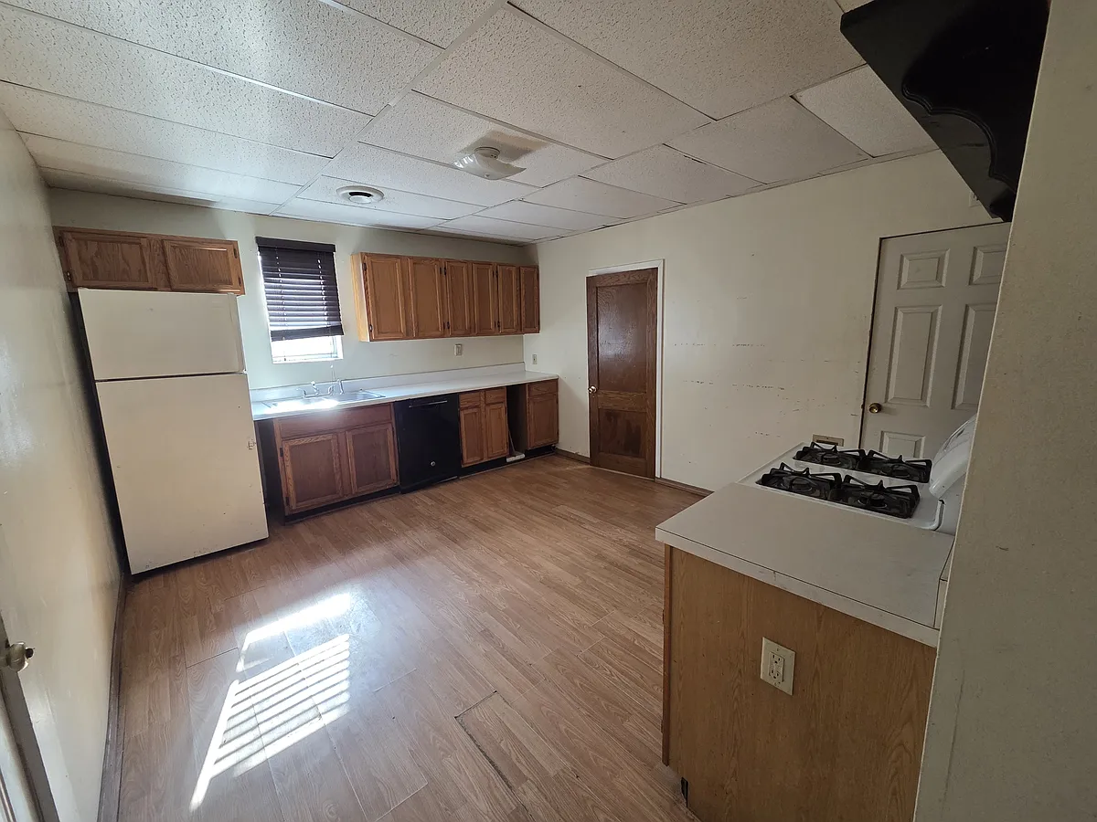 Building Photo - 154 6th St #2