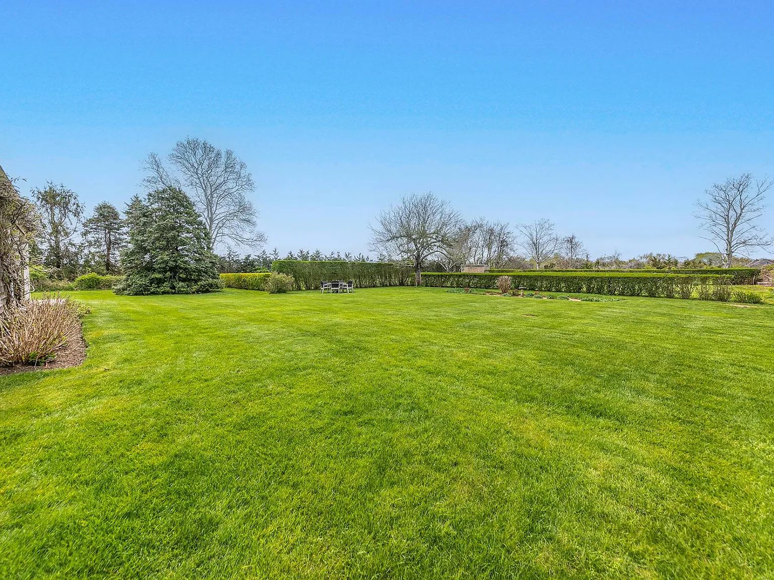 Country Charm in Wainscott — Photo 3