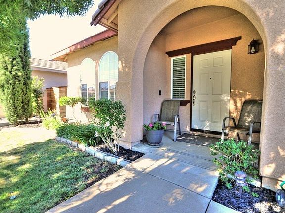 3rd image of 7739 Manorside Dr
