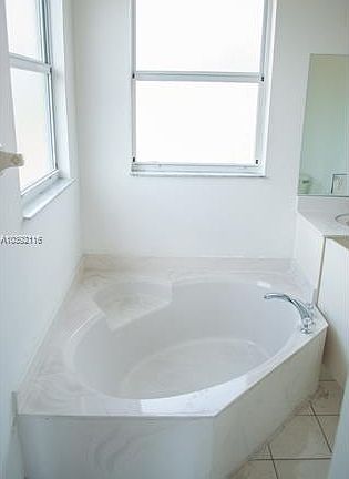 5th image of 1000 NE 37th Ave #0