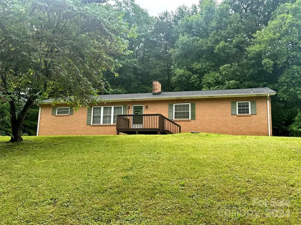 1151 Dusty Oak Ln, Hudson, NC 28638