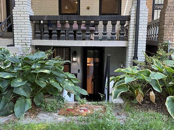 3rd image of 1331 Taylor St NW #1