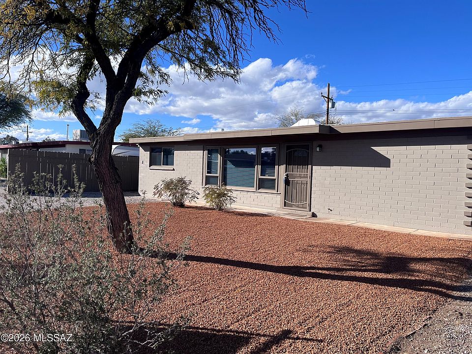 1st image of 8365 E Louise Dr