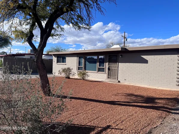 8365 E Louise Dr, Tucson, AZ 85730