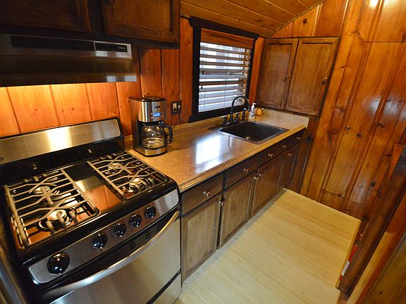 5th image of 402 Mountainaire Ln
