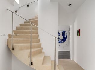 3325 Pine Tree Dr, Miami Beach, FL 33140