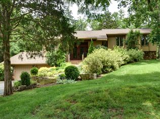 5369 S Timberlake Dr, Springfield, MO 65804