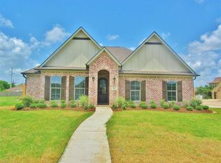 16 Cottage Grove Ct, Beaumont, TX 77713