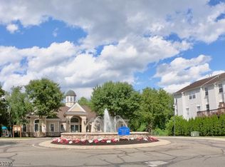 9305 Ravenscroft Rd #632, Clifton, NJ 07013