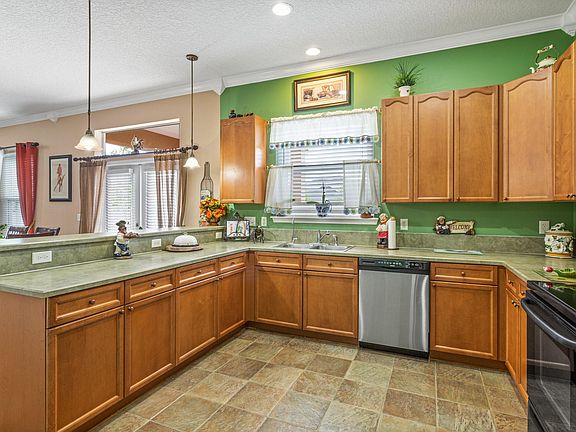 5th image of 370 Hollygate Ln