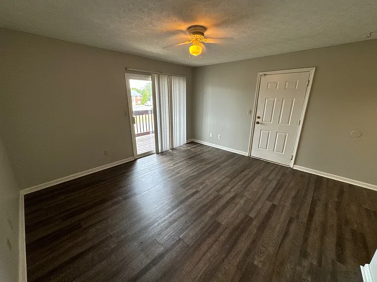 4109 Blue Lick Ct #6 — Photo 2