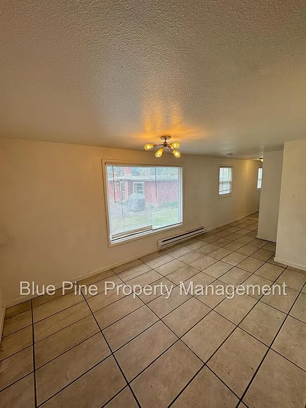 2 bed, 1.0 bath, 725 sqft, $775 — Photo 3