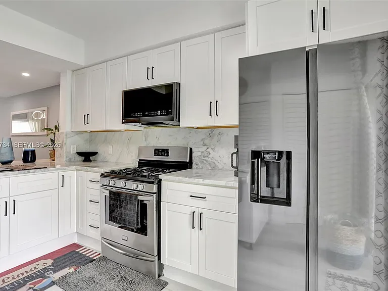 7921 Sanibel Dr #7921 — Photo 24