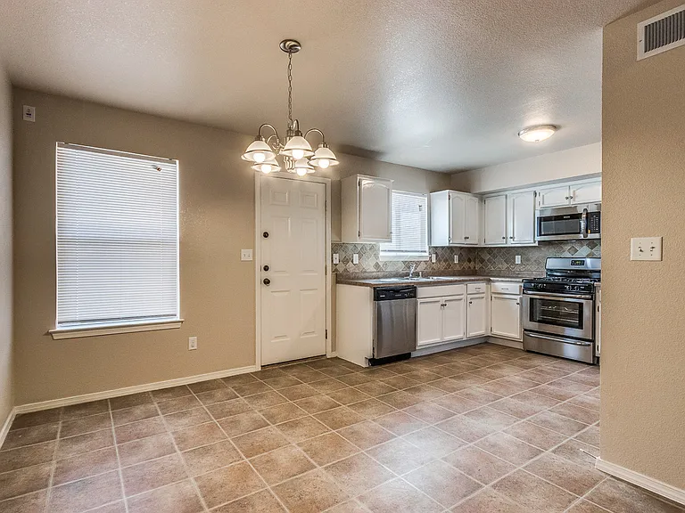 14240 Gil Reyes Dr — Photo 7