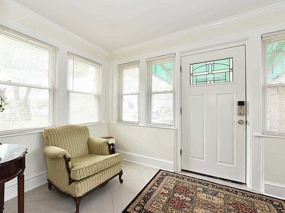 3rd image of 28 Elm Ave