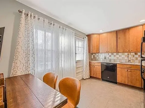 126 Cardinal Ln #126, Islip, NY 11751