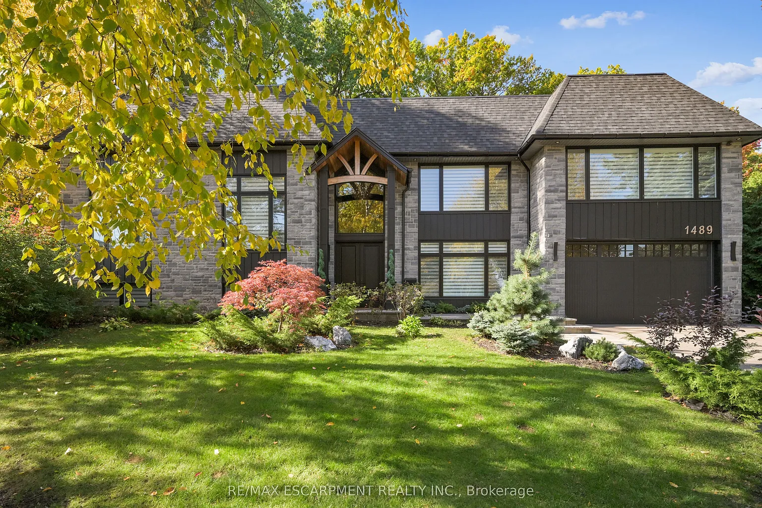1489 Rogerswood Ct photo 1