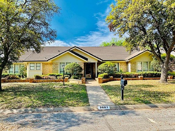 2nd image of 3801 Hillcrest Dr
