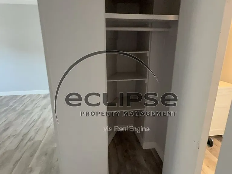 Summit View Apartments — Photo 227