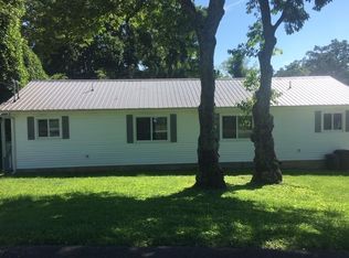 104 E Hunter Cir, Oak Ridge, TN 37830