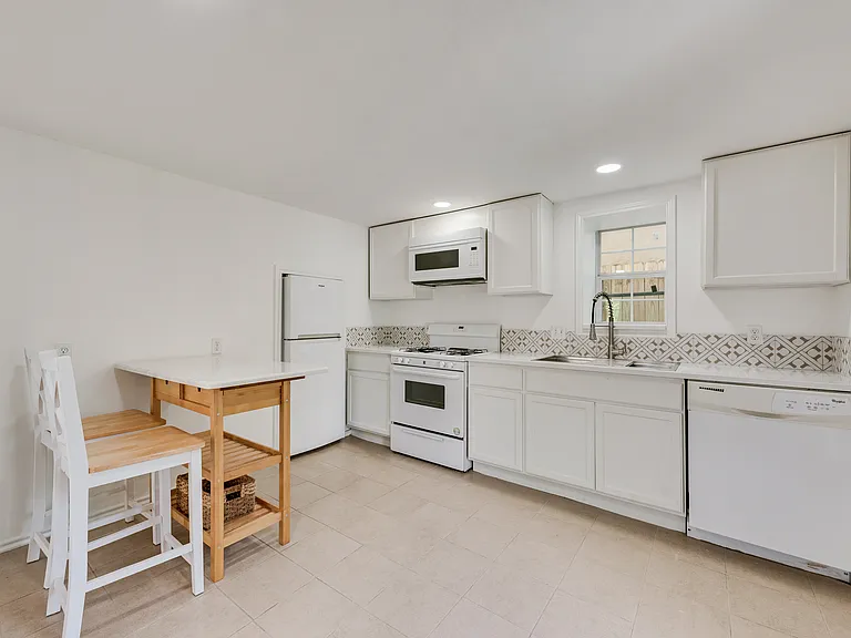 1709 Clover Ln #2 — Photo 7