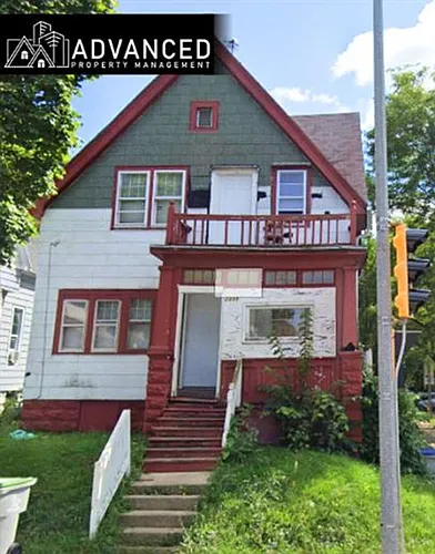 2335 W Burleigh St Photo 1