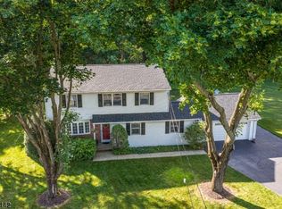 103 Castlewood Trl, Sparta, NJ 07871