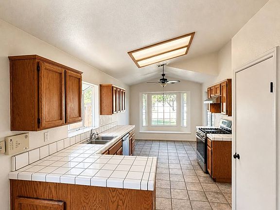 2nd image of 10439 River Oaks Dr