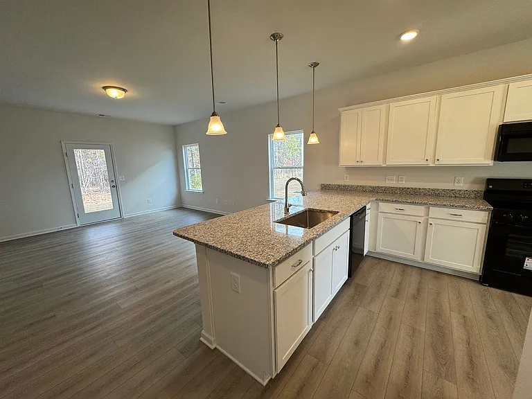 13 Whistling Oaks Dr — Photo 5