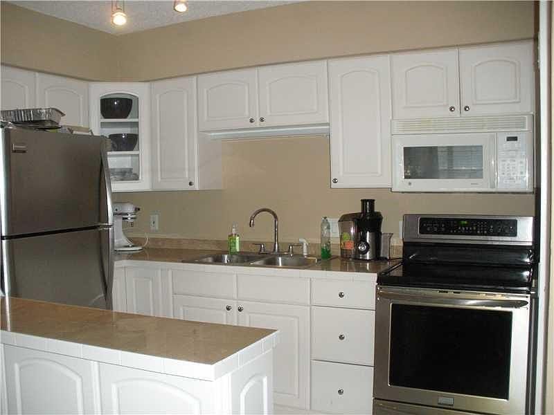1st image of 601 SE 5th Ct APT 101