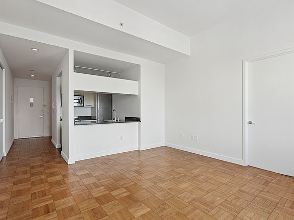 3rd image of 20 Exchange Pl APT 2904