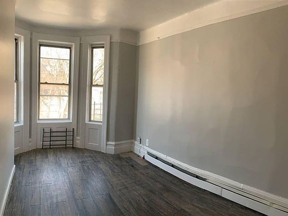 5th image of 1044 Grant Ave #3E