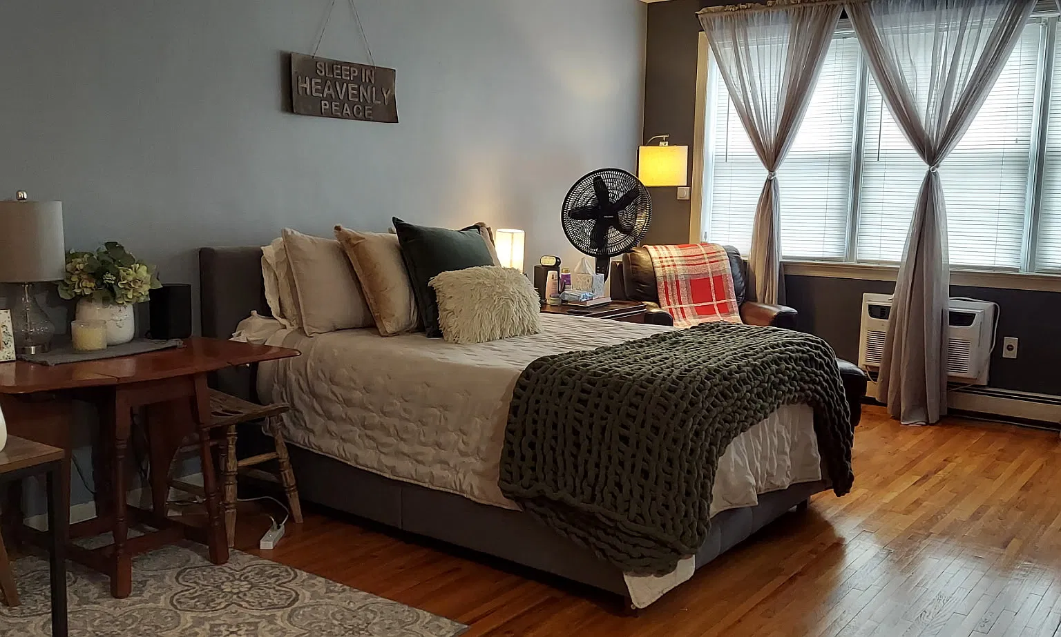 Studio, 400 sqft, $1,400 — Photo 1