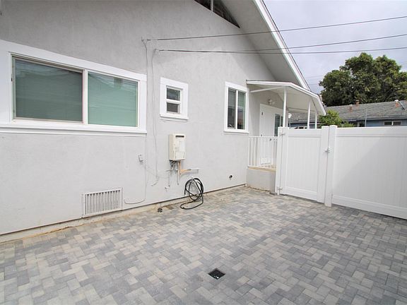 3rd image of 604 W Lexington Dr