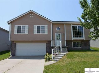 17183 Ruggles St, Omaha, NE 68116