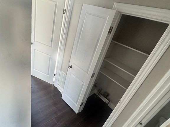 5th image of 3903 Warren Ave APT B4