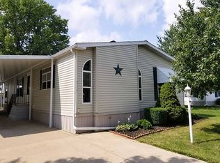 318 Pin Oak Cir, Elyria, OH 44035