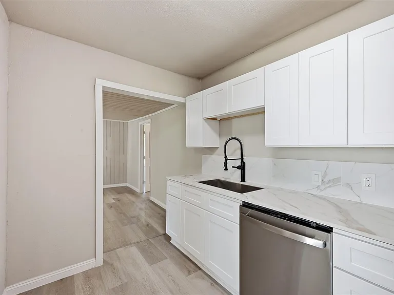 2088 Pope St — Photo 8