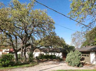 207 Lariat Ln, Burnet, TX 78611